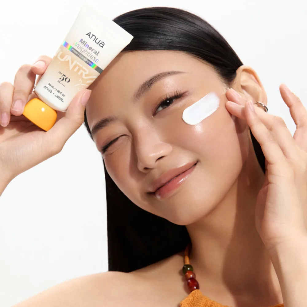 کرم ضد آفتاب مینرال آنوا مدل Mineral Weightless با SPF50 و